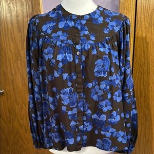 A New Day Blue Floral Women's Top size small.